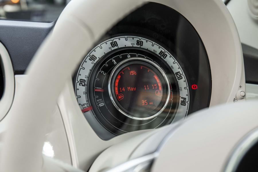 Панель приборов Fiat 500 Collezione (312) 2018 года  (UK) (фото 33 из 40)